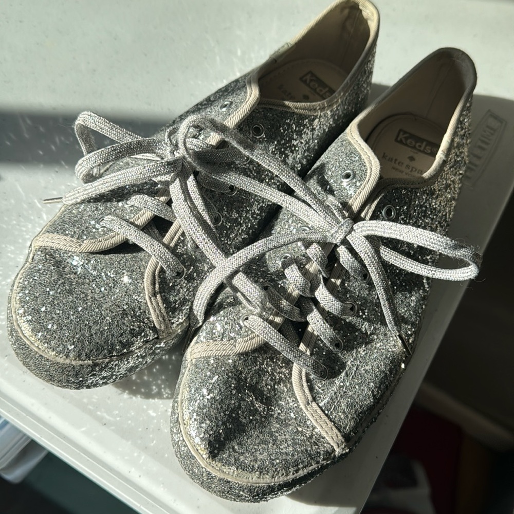9.5W Keds by Kate Spade silver glitter low-top sneaker